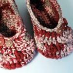 Women's house shoes, slippe..