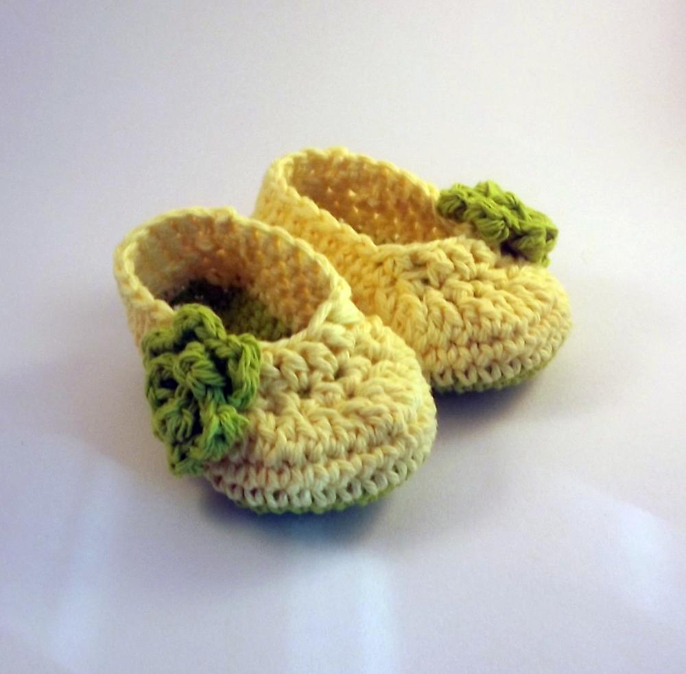 Crochet Rose Baby Booties in yellow and green 